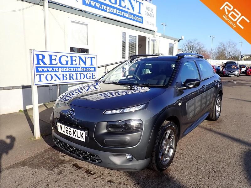 Used Citroën C4 Cactus Feel 110 HP (80 kW) 2016 Grey Hatchback
