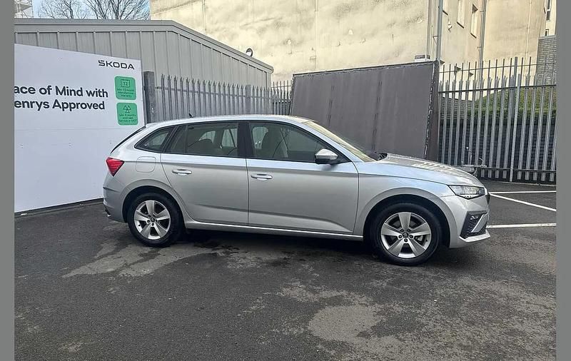 Used Skoda Scala SE 113 HP (83 kW) 2025 Brilliant silver metallic Hatchback