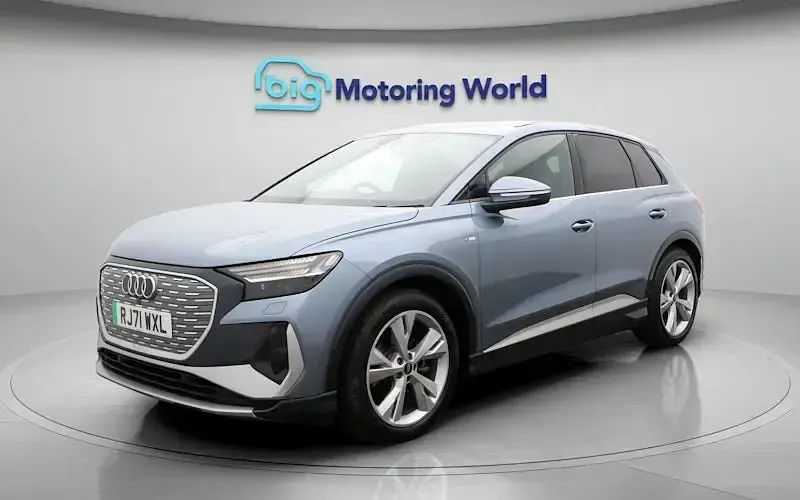 Second-hand Audi Q4 e-tron S-Line 125 kW (170 CP) 2022 Albastru SUV