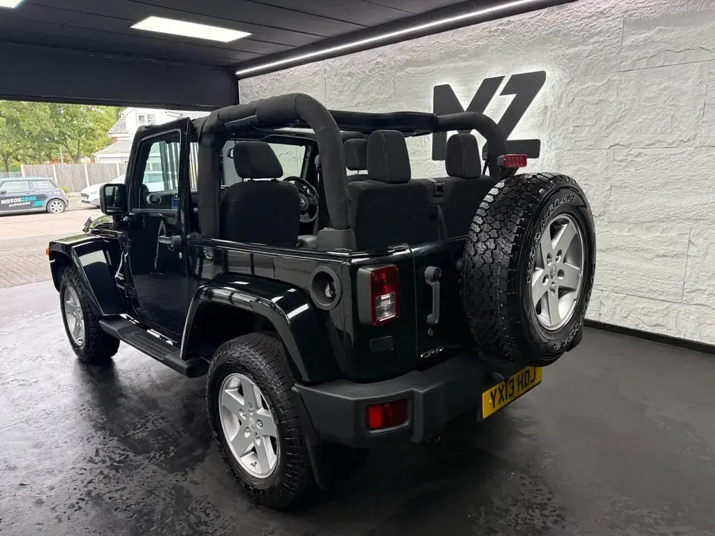 Used Jeep Wrangler Sahara 197 HP (144 kW) 2013 Black SUV