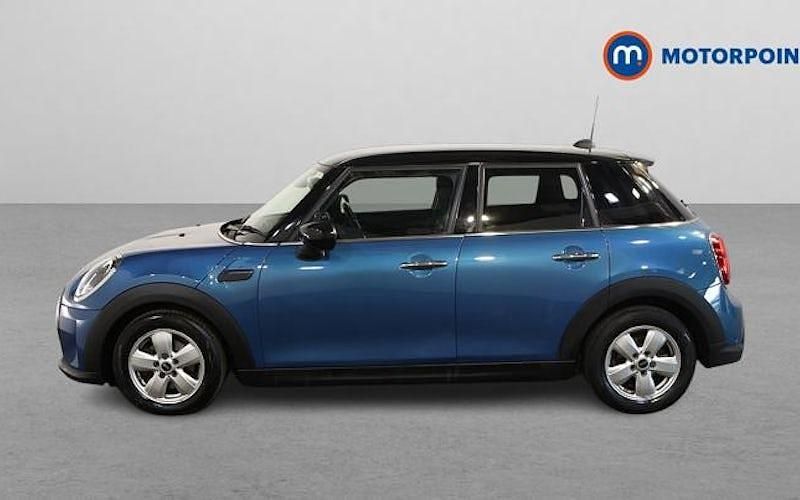Usado Mini Cooper Classic 136 CV (100 kW) 2023 Azul Utilitario