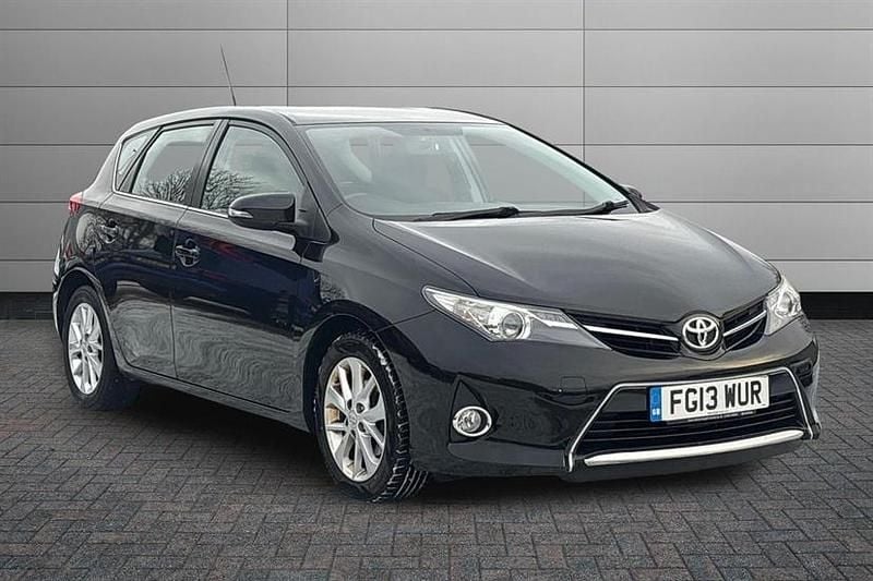 Black Used 2013 Toyota Auris Multidrive S Hatchback | £6,890 (Fair price) - Image 1/2