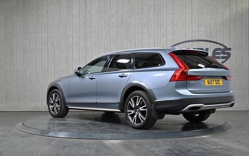 Usado Volvo V90 CC Pro 235 HP (172 kW) 2019 Carrinha