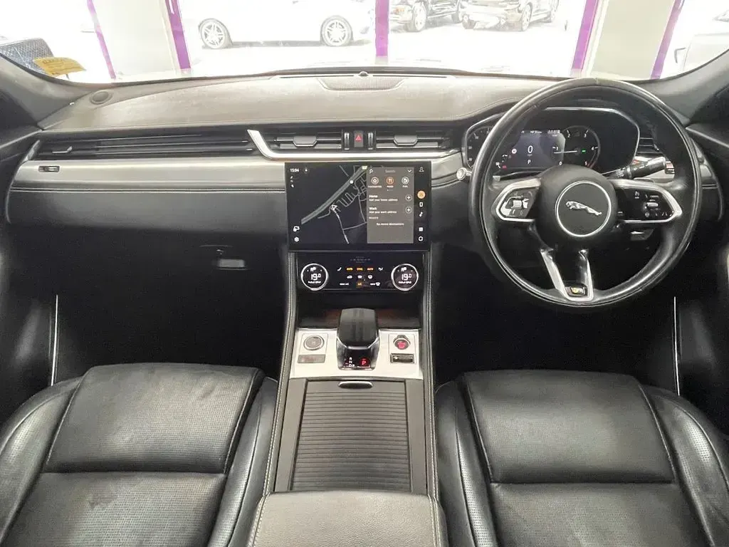Used Jaguar F-Pace R-Dynamic 204 HP (150 kW) 2022 White SUV