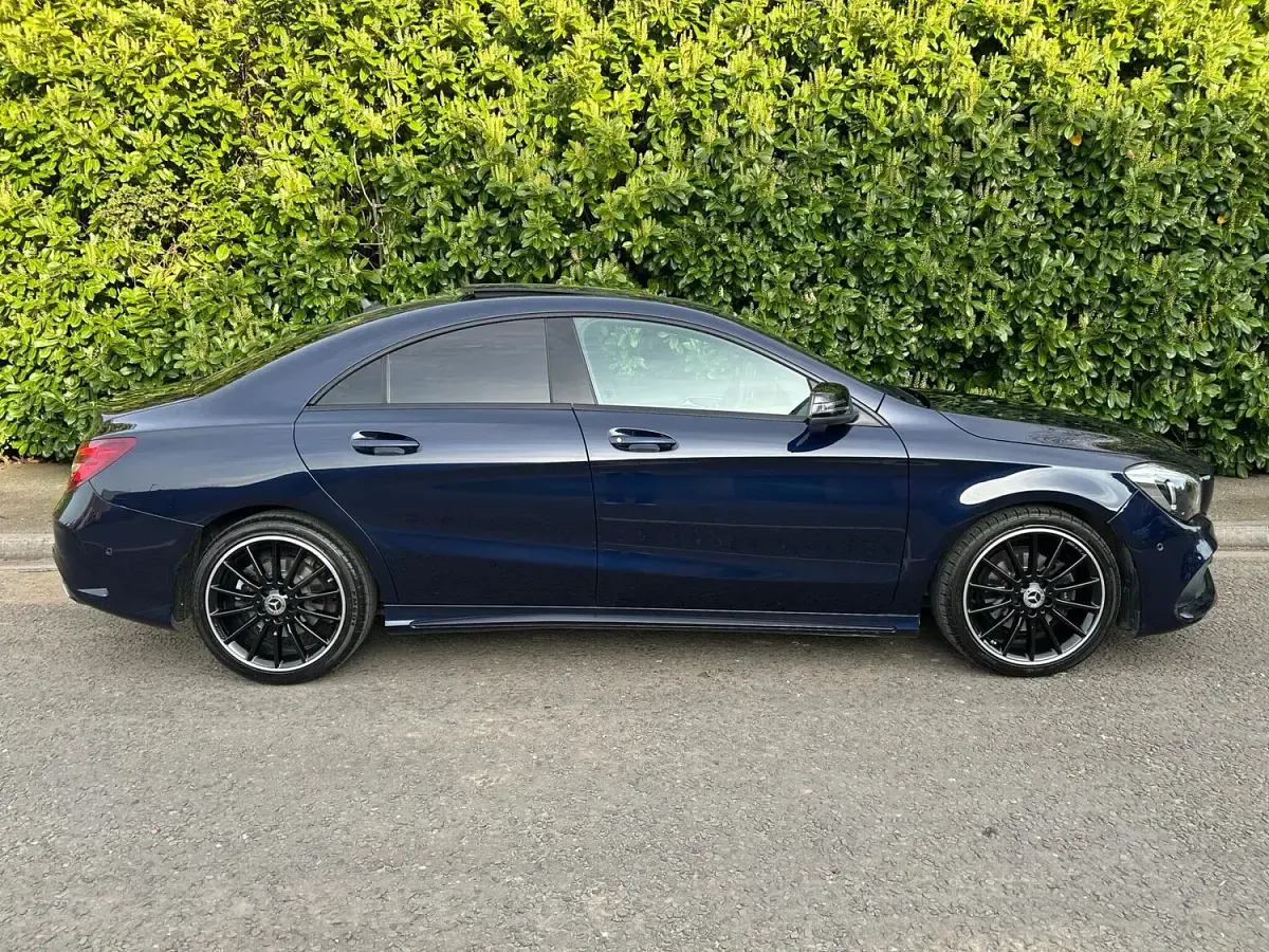 Begagnad Mercedes CLA200 AMG line 156 HK (114 kW) 2018 Blå Sedan