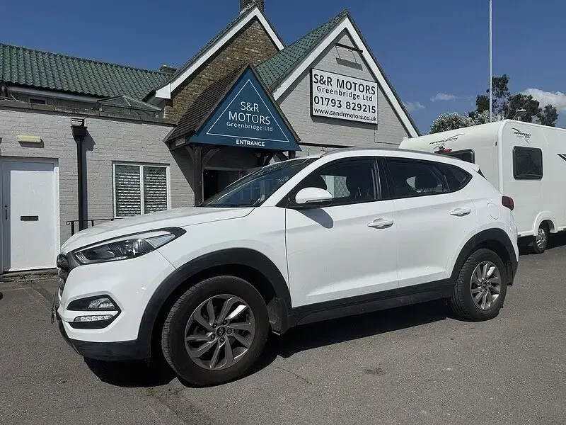 Used Hyundai Tucson SE 116 HP (85 kW) 2015 White SUV