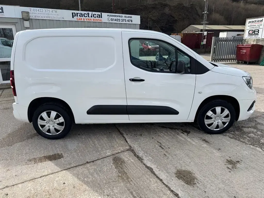 Used Vauxhall Combo Sportive 2020 White MPV