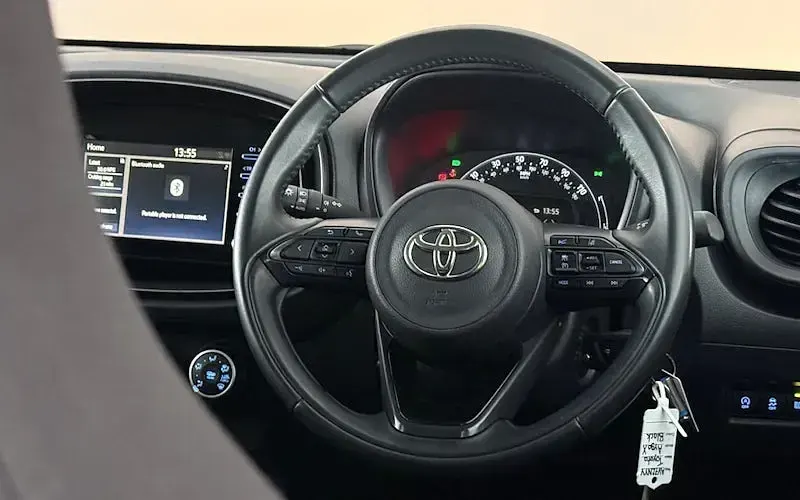 Used Toyota Aygo X PURE 72 HP (52 kW) 2022 Black SUV
