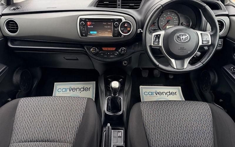 Used Toyota Yaris 101 HP (74 kW) 2014 Hatchback