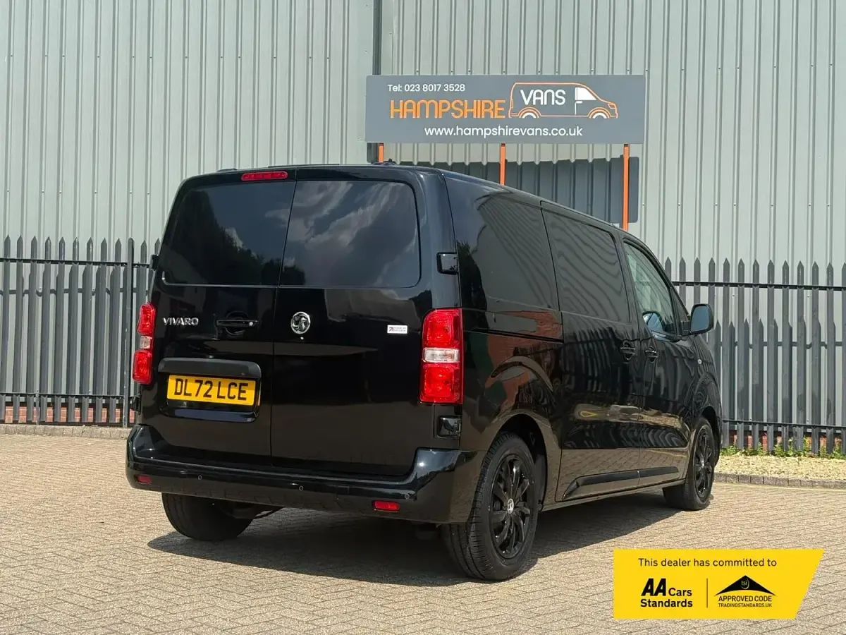 Used Vauxhall Vivaro S 120 HP (88 kW) 2023 Black MPV