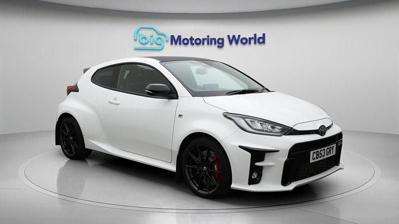 White Used 2021 Toyota Yaris Hatchback | £28,250 (Fair price) - Image 1/4