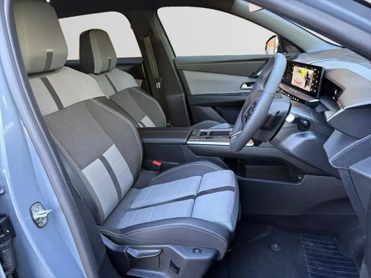 Used Vauxhall Grandland X Ultimate 134 HP (98 kW) 2025 Grey SUV