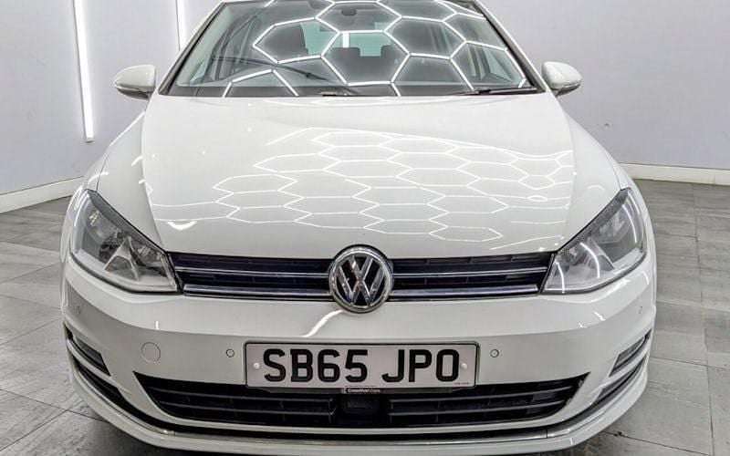 Begagnad VW Golf VII GT 150 HK (110 kW) 2015 Vit Halvkombi