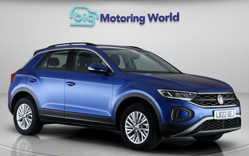 Used 2025 VW T-Roc Life SUV | £20,900 (Good price) - Image 1/4