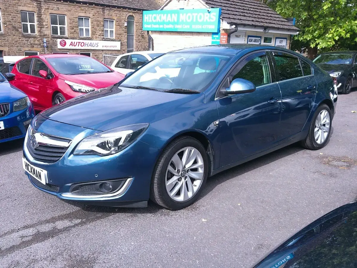Used Vauxhall Insignia SRi 170 HP (125 kW) 2017 Blue Hatchback