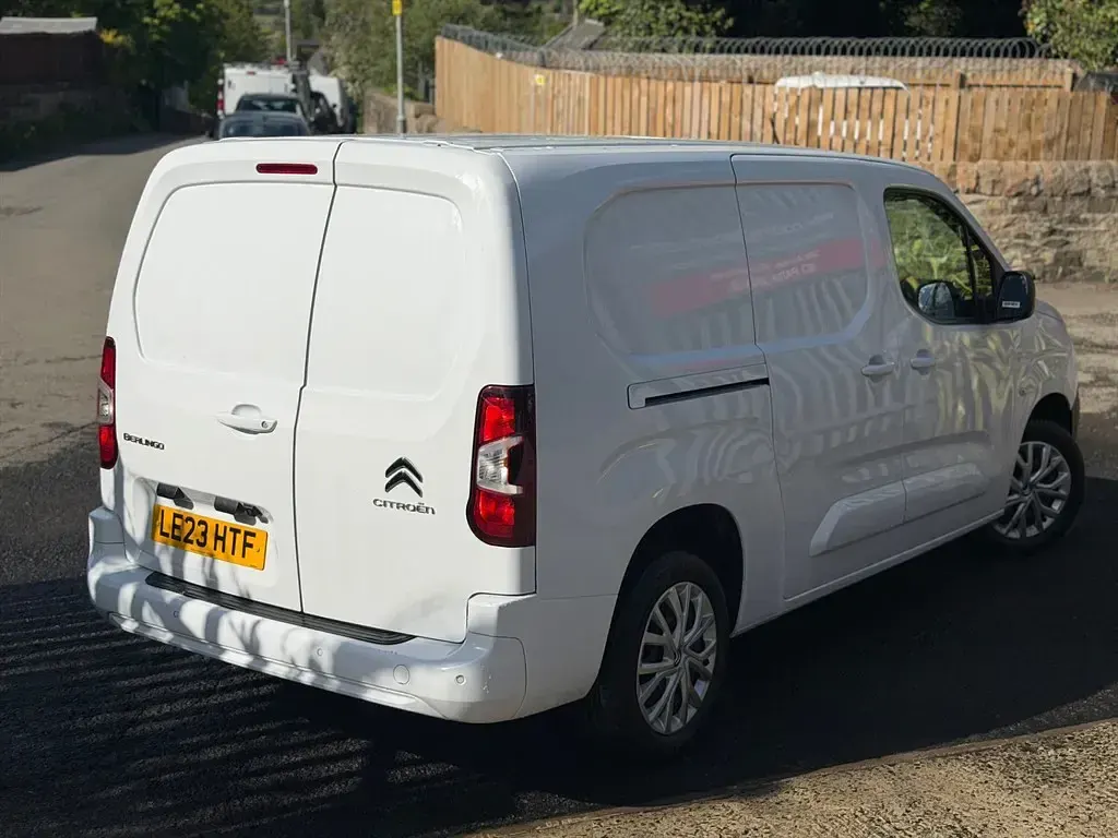 Used Citroën Berlingo 100 HP (73 kW) 2023 White MPV