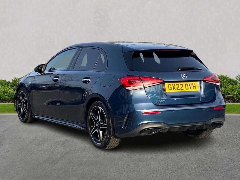 Used Mercedes A180 AMG Line Premium Plus 136 HP (100 kW) 2022 Blue Hatchback