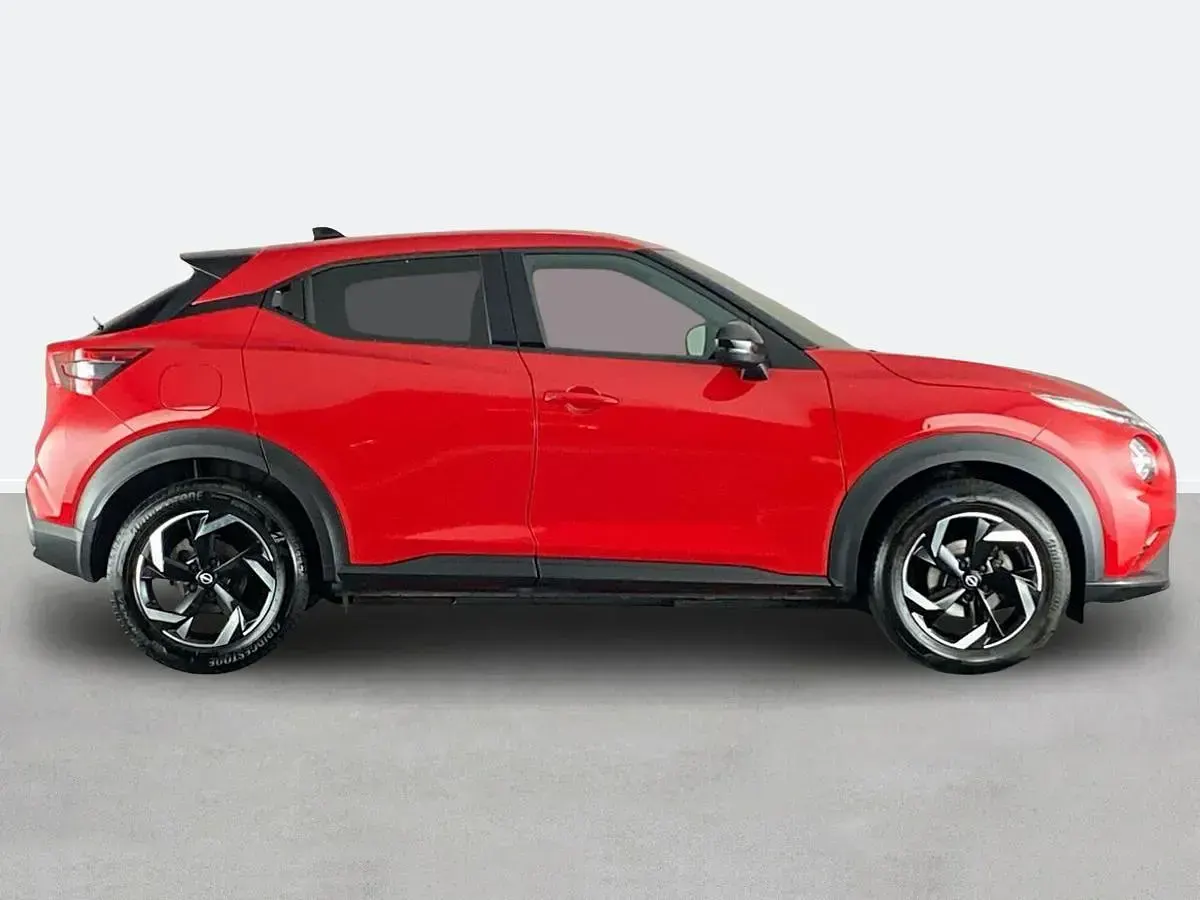 Used Nissan Juke N-Connecta 114 HP (83 kW) 2022 Red SUV