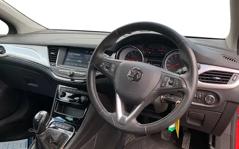 Gebraucht Vauxhall Astra SRi 145 PS (106 kW) 2020 Rot Kleinwagen