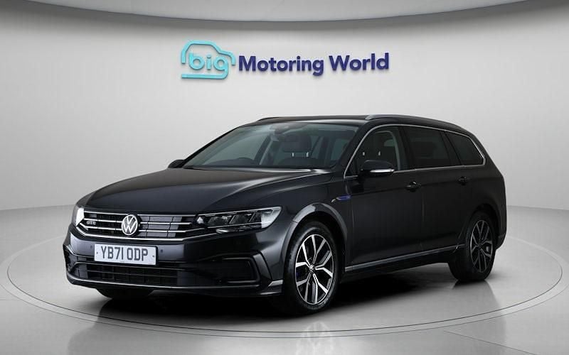 Used VW Passat GTE 218 HP (160 kW) 2022 Grey Estate