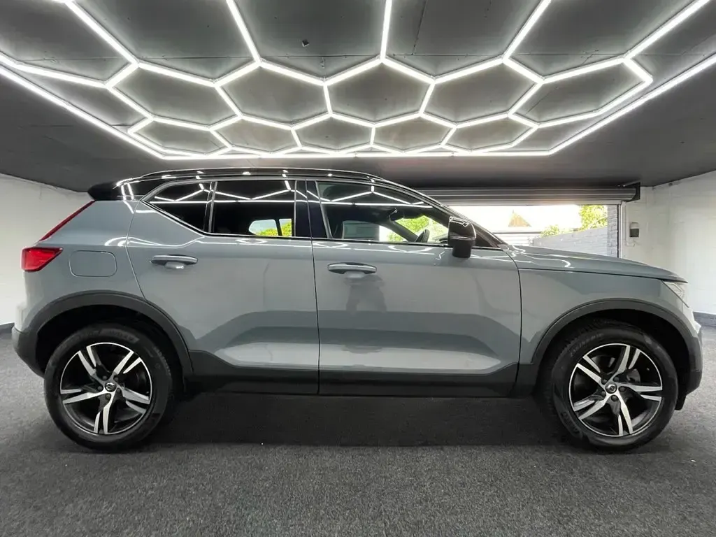 Used Volvo XC40 R-Design 197 HP (144 kW) 2020 Grey SUV