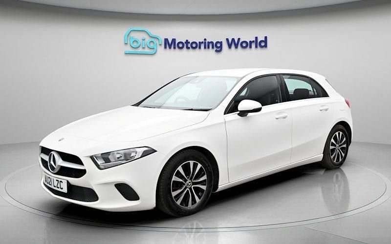 Used Mercedes A180 SE 136 HP (100 kW) 2021 White Hatchback