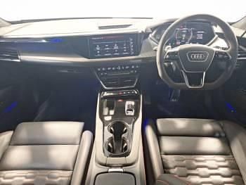 Begagnad Audi e-tron GT quattro Comfort 475 kW (646 HK) 2021 Grå Sedan