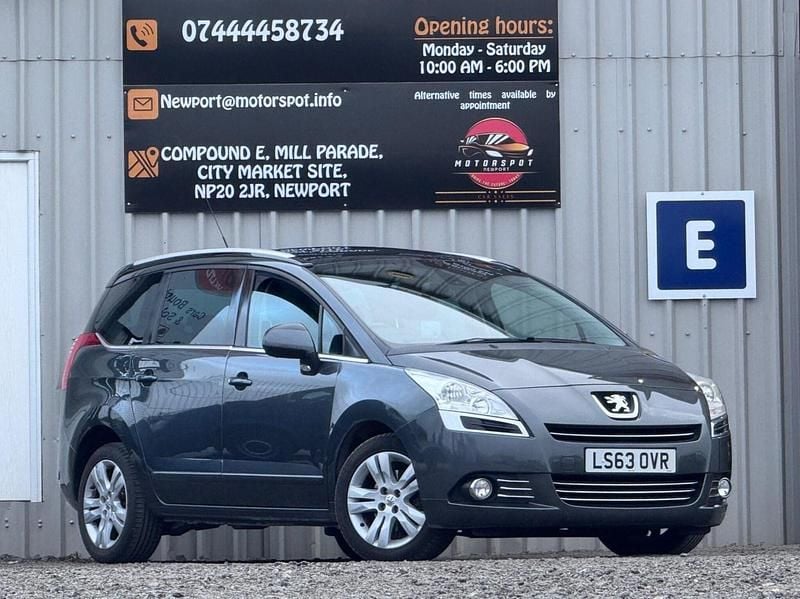 Grey Used 2013 Peugeot 5008 Allure MPV | £4,999 (Fair price) - Image 1/4