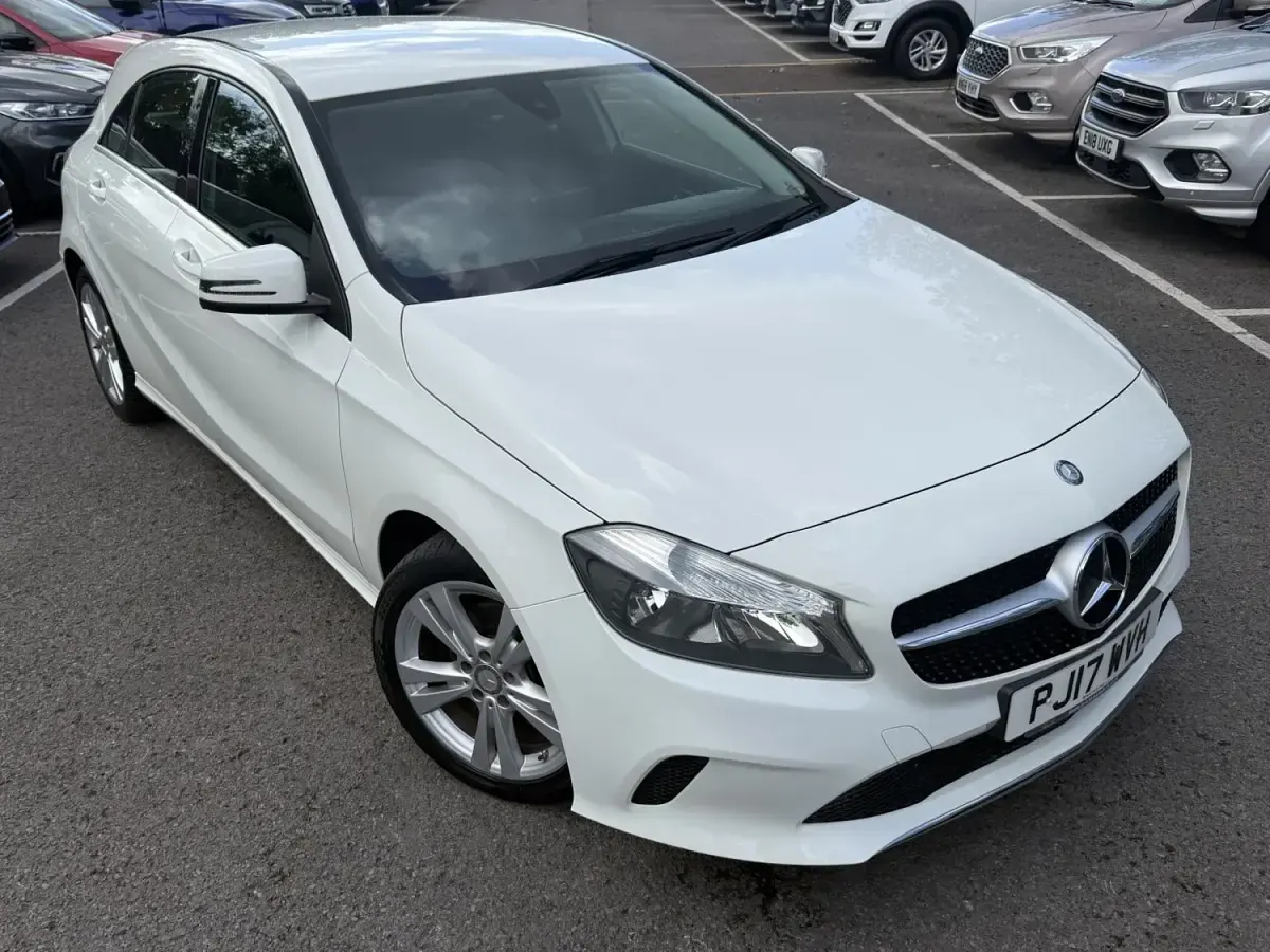 Gebraucht Mercedes A200 2017 Weiß Kleinwagen