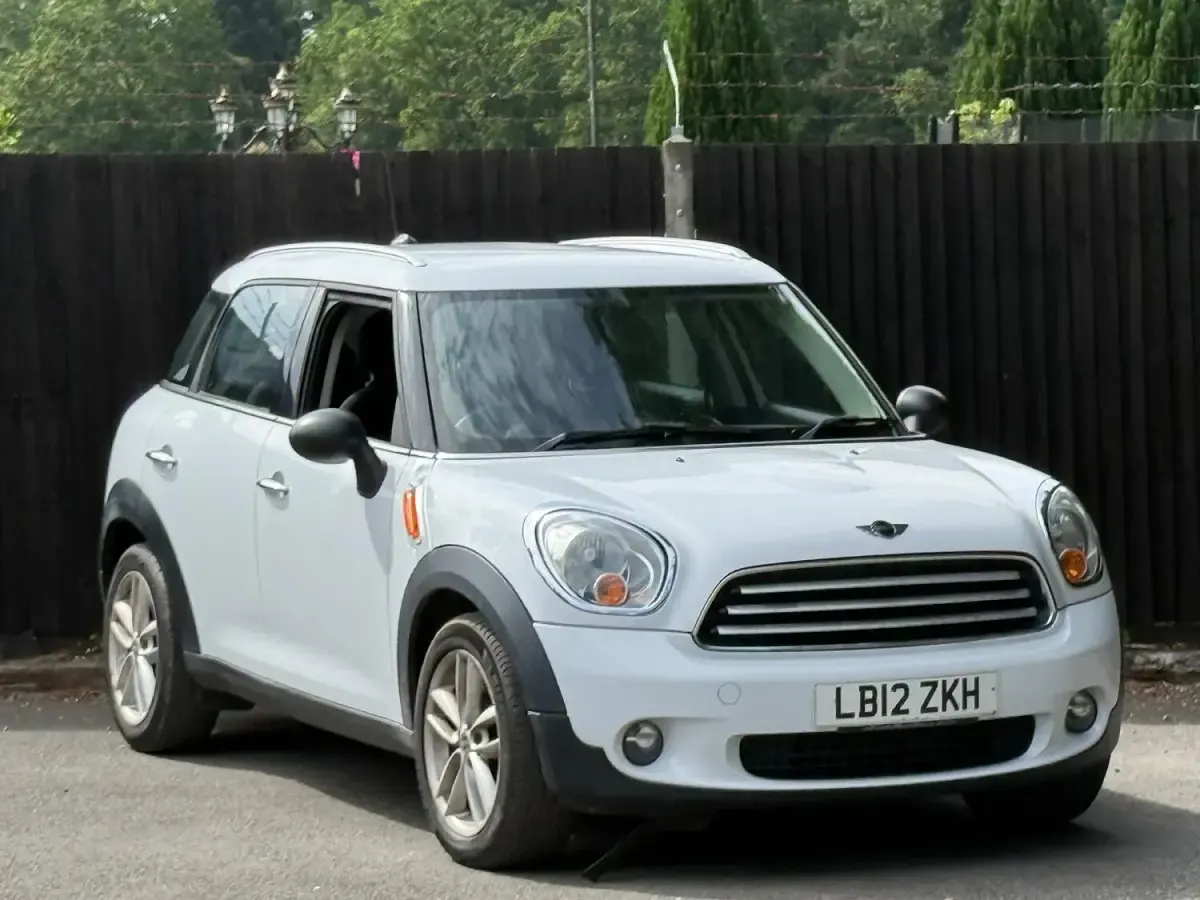 Used Mini Cooper D 2012 White Hatchback
