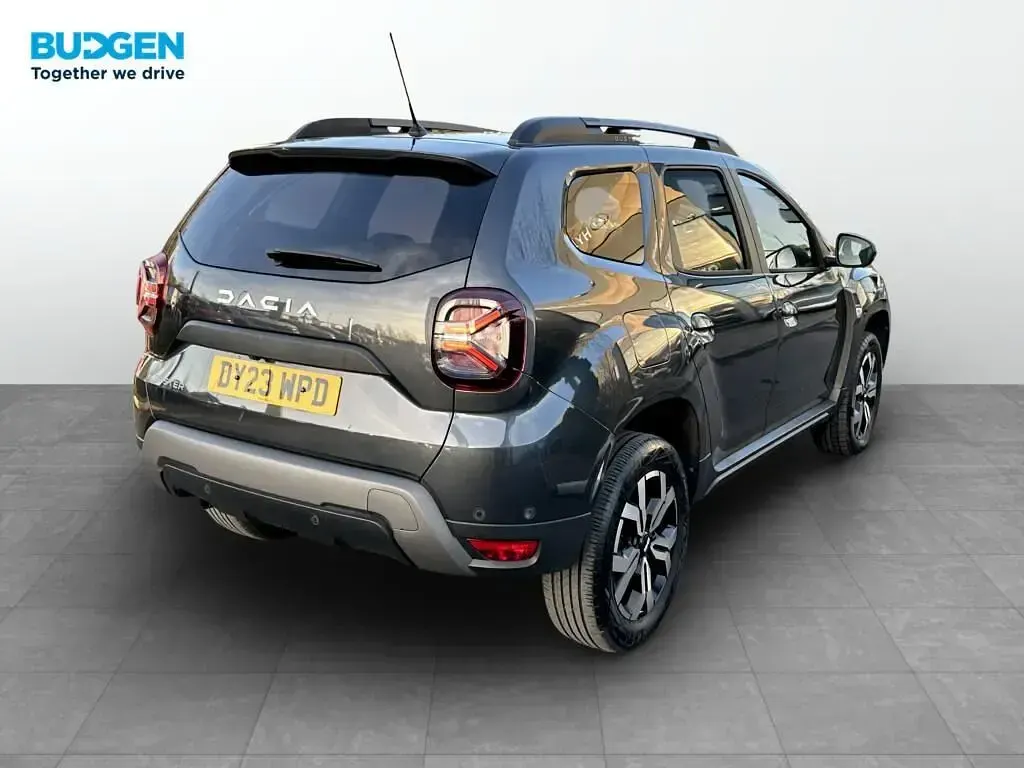 Begagnad Dacia Duster Journey 130 HK (95 kW) 2023 Grå SUV
