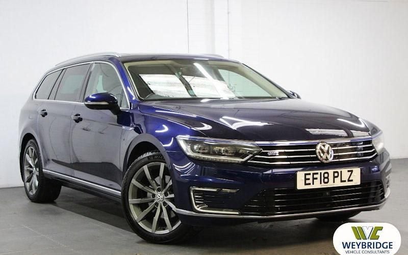 Used 2023 VW Passat Advance Estate | £14,295 (Super price) - Image 1/3