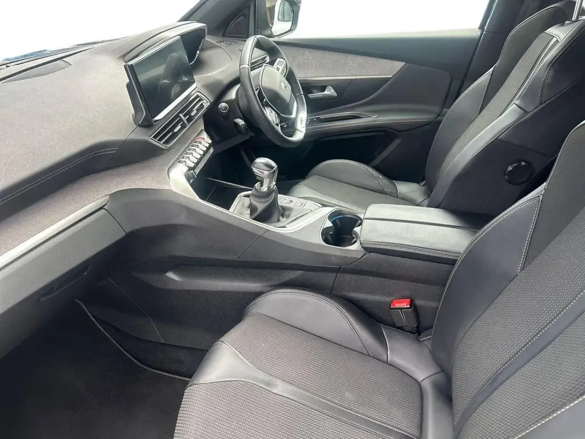Used Peugeot 3008 GT 129 HP (94 kW) 2022 Black SUV