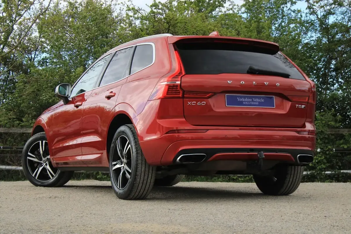 Used Volvo XC60 R-Design 2017 Red SUV