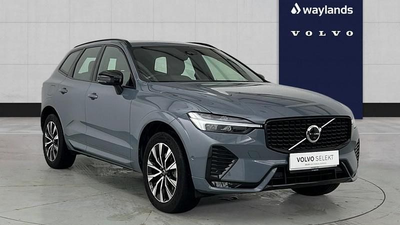 Usado Volvo XC60 Plus 247 HP (181 kW) 2023 Cinzento SUV