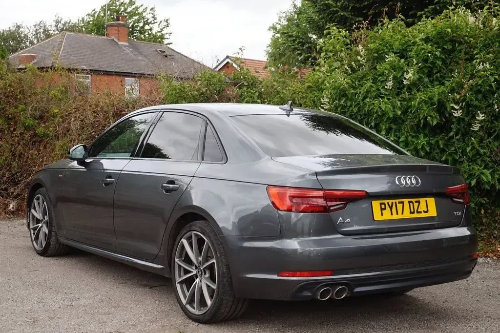 Used Audi A4 S-Line 190 HP (139 kW) 2017 Grey Sedan