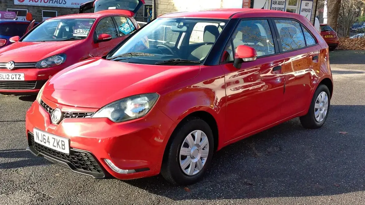 Usado MG MG3 106 HP (77 kW) 2014 Vermelho Citadino