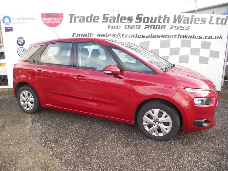 Red Used 2013 Citroën C4 Picasso VTR Sport MPV | £3,995 (Fair price) - Image 1/4