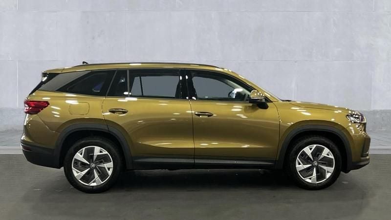 Used Skoda Kodiaq SE 204 HP (150 kW) 2025 Bronx gold metallic SUV