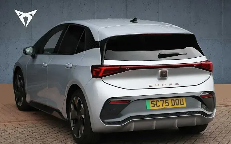 Nuevo Cupra Born e-Boost 169 kW (231 CV) 2026 Plateado Utilitario
