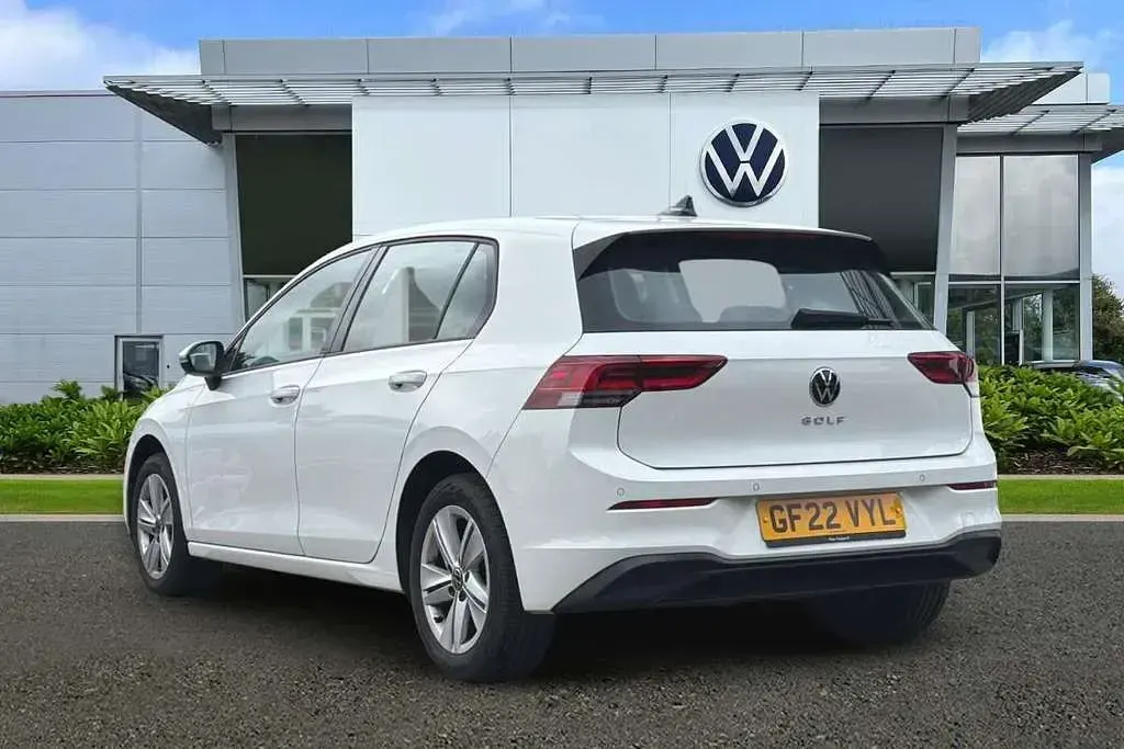 Used VW Golf VIII Life 110 HP (80 kW) 2022 White Hatchback
