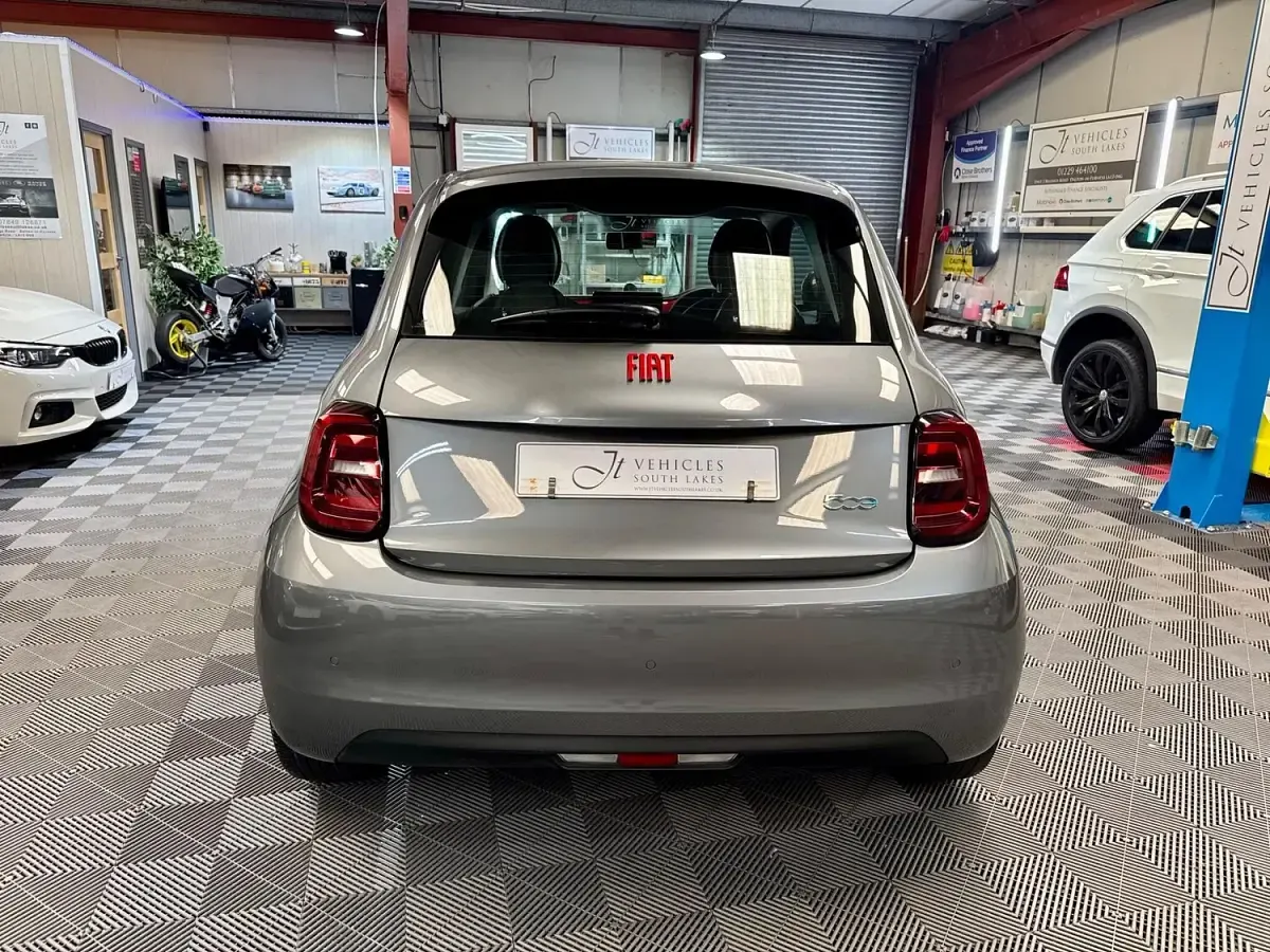 Used Fiat 500e Red 86 kW (118 HP) 2022 Grey Hatchback