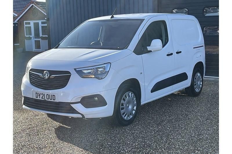 Used Vauxhall Combo Sportive 100 HP (73 kW) 2021 White Van