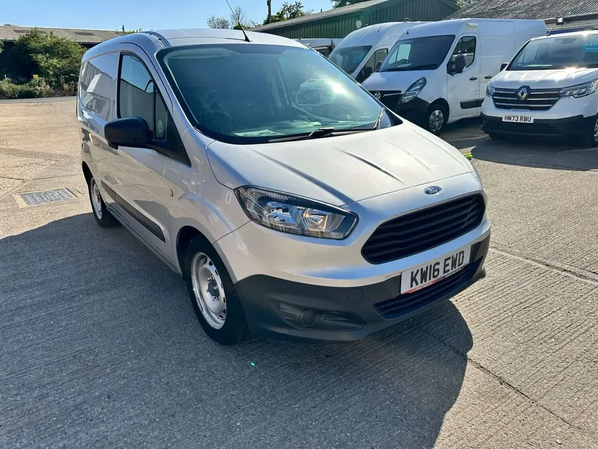 Used Ford Transit Courier 100 HP (73 kW) 2016 Silver Van