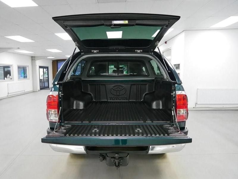 Used Toyota HiLux 150 HP (110 kW) 2017 Green Pickup