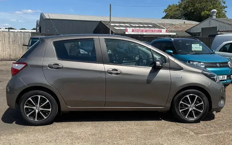 Used Toyota Yaris Hybrid 101 HP (74 kW) 2019 Hatchback
