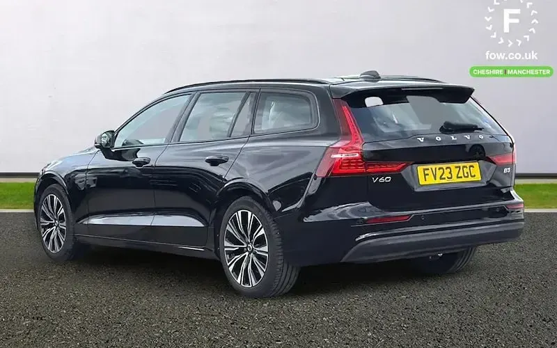 Used Volvo V60 Core 163 HP (119 kW) 2022 Black Estate