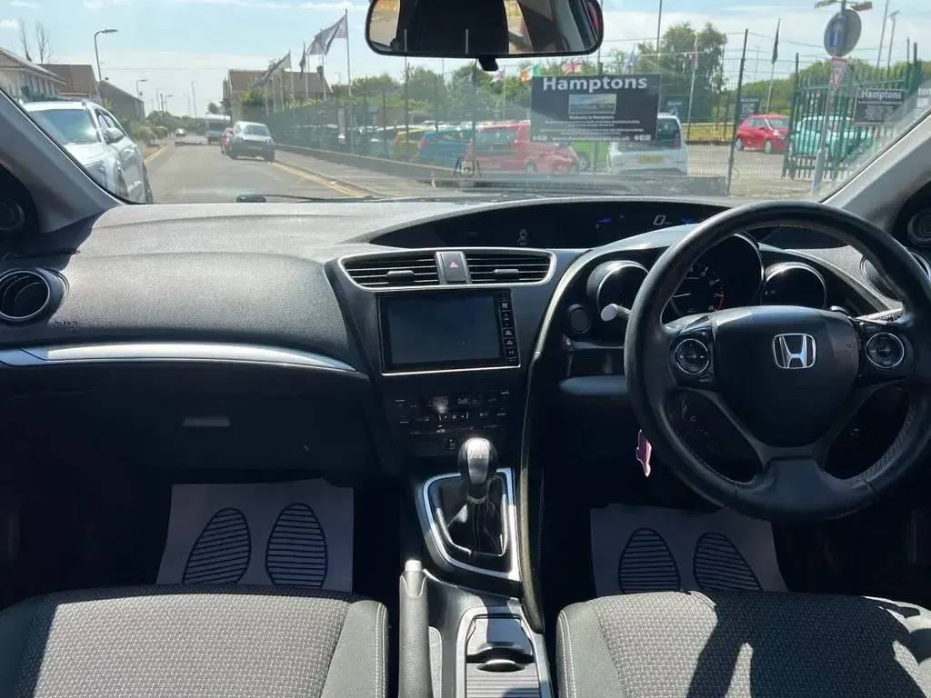 Used Honda Civic SE Plus 142 HP (104 kW) 2017 Red Estate
