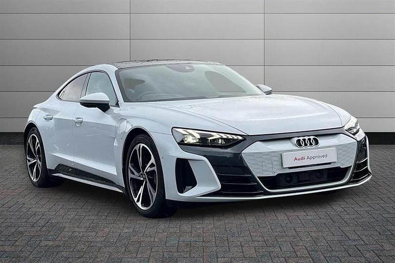 Used Audi e-tron GT quattro Comfort 389 kW (530 HP) 2022 Suzuka grey Sedan