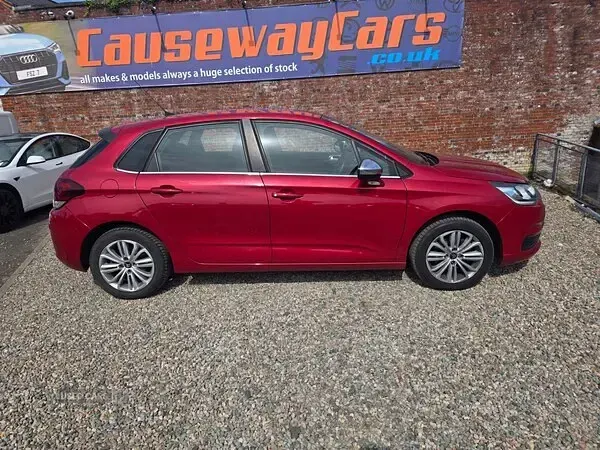Used Citroën C4 Flair 120 HP (88 kW) 2016 Red Hatchback